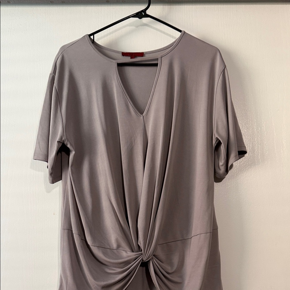 BKE Gray Short Sleeve Knot Top